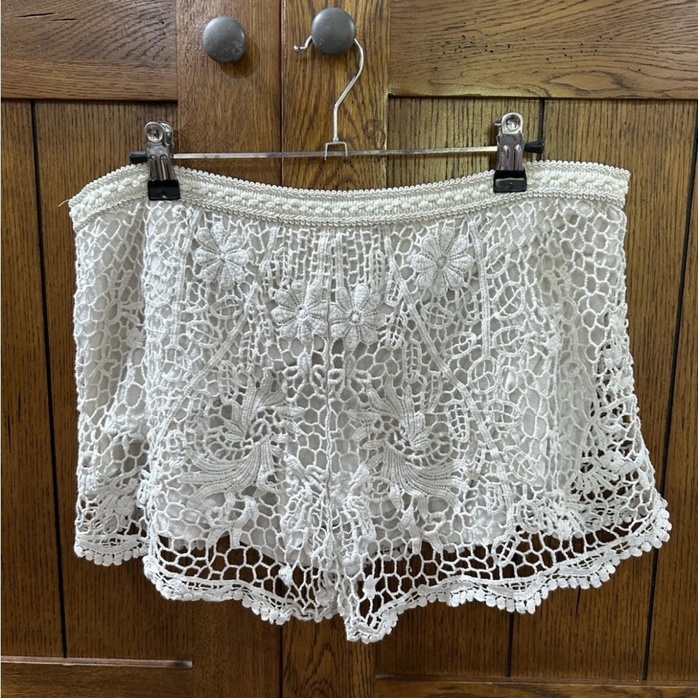 SOLD Mossimo Supply Co. Cream Lace High Waist Shorts - Picture 3 of 5